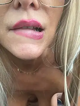 NaughtyNinky self squirt