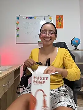 Kay_LustyWife squirt show